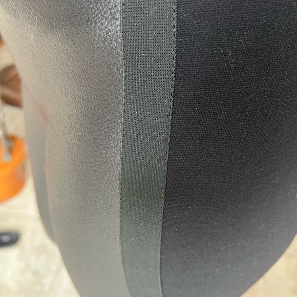 NEW BCBG MAX AZRIA BLACK TRAVIS ELASTIC Faux Leather TRIM Leggings SzLarge NWOT - Picture 6 of 8